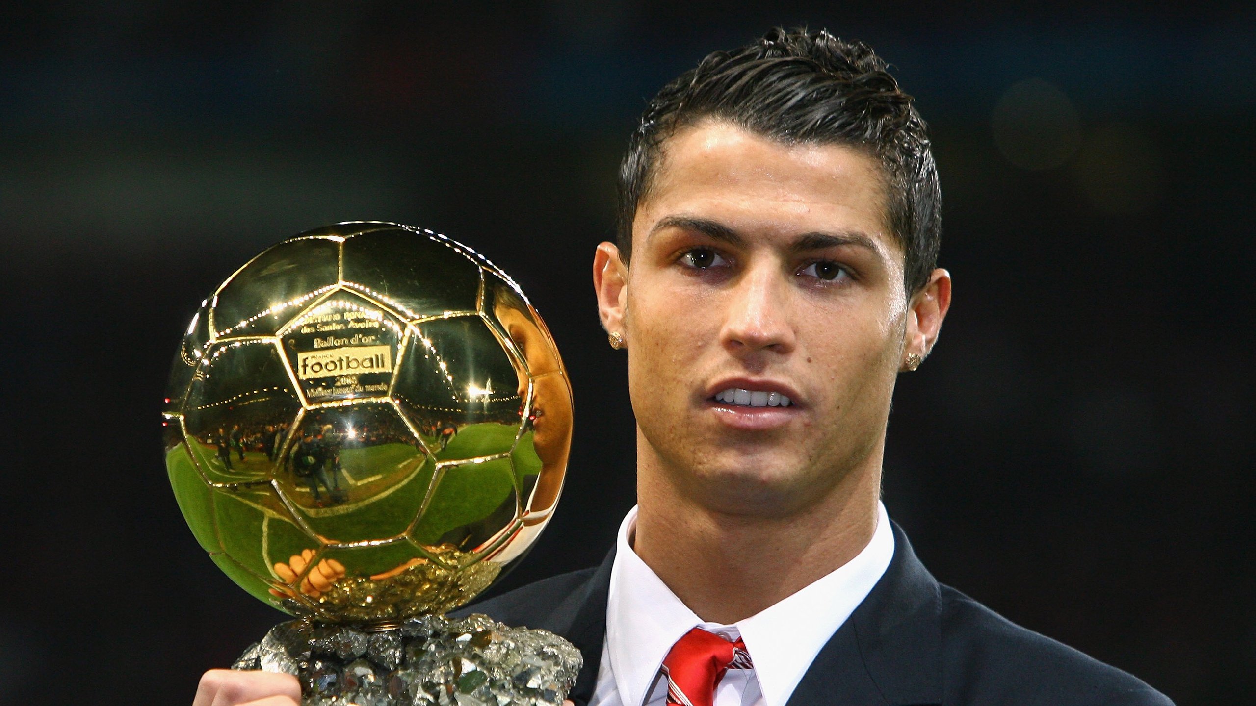 世界杯激烈纷争:战术变化层出不穷,世界杯争议